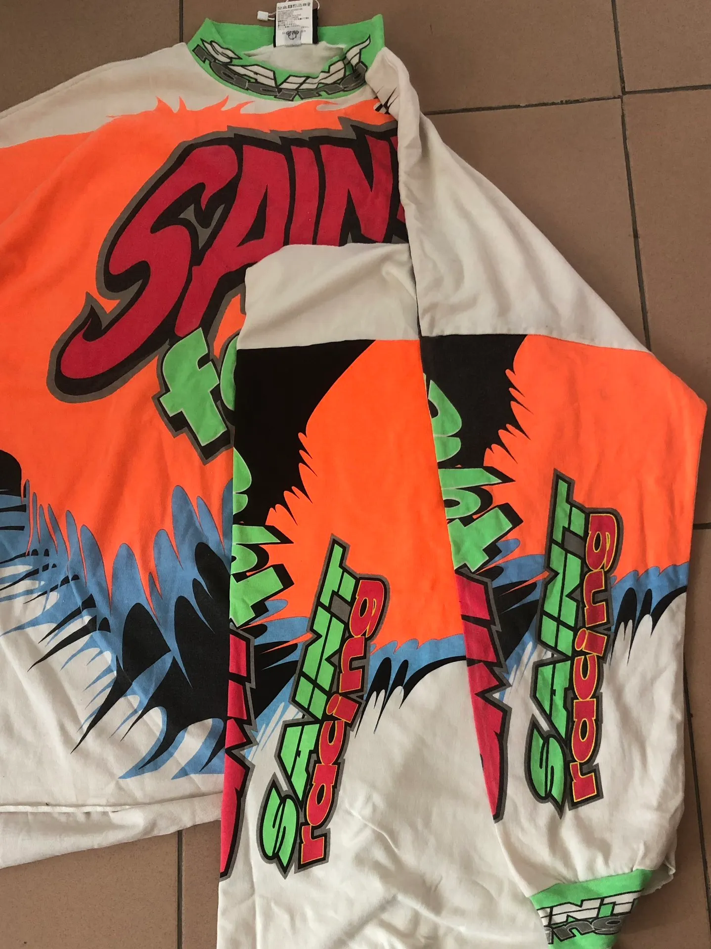SAINT MICHAEL 24SS SAINT FORCE L/S TEE New Racing Retro Long Sleeve Off-white S-XL Front, left and right sleeves, even ribs are printed. There are more than 30 sets of samples in total. They are extremely complicated and all are oversized screen versions. Ready-made garments are washed and worn with Vintage value.